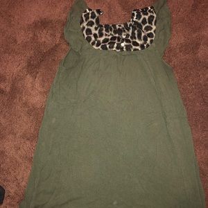 😍Cute Karen Zambos Top😍